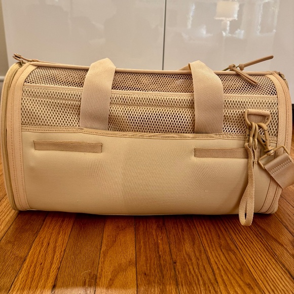 EUC Wild One Pet Travel Carrier in Tan - Picture 6 of 7